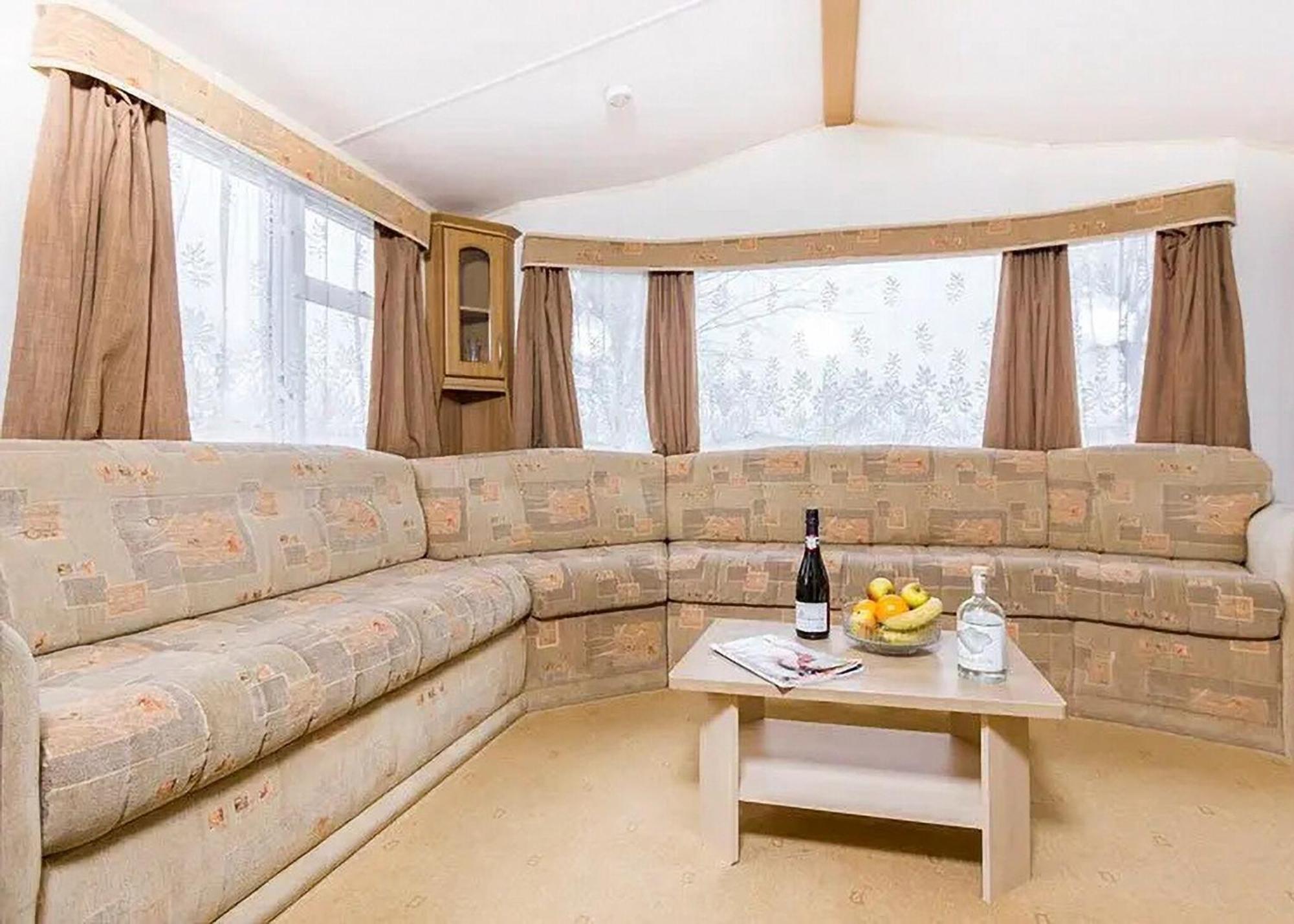 Orchards Holiday Park Newbridge  Phòng bức ảnh
